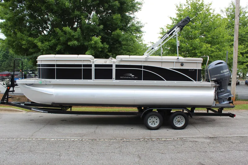 The Image of Bennington 21 SLX 2015 - 1