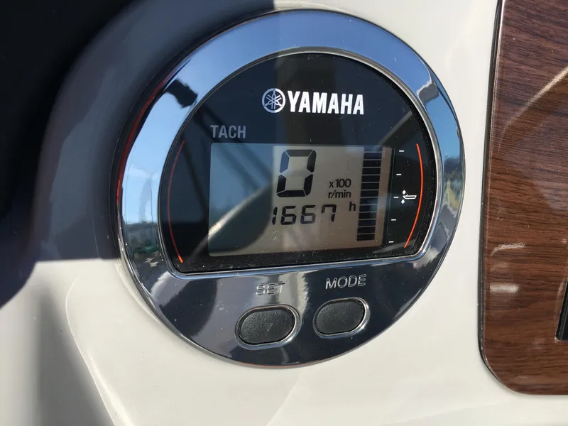 Slide: The Image of Yamaha tachometer on 2022 Chaparral 230 SSi boat. - 26