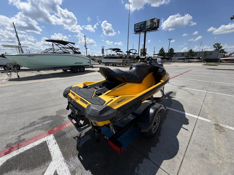 Slide: The Image of Sea-Doo RXP-X 300 2021 - 10