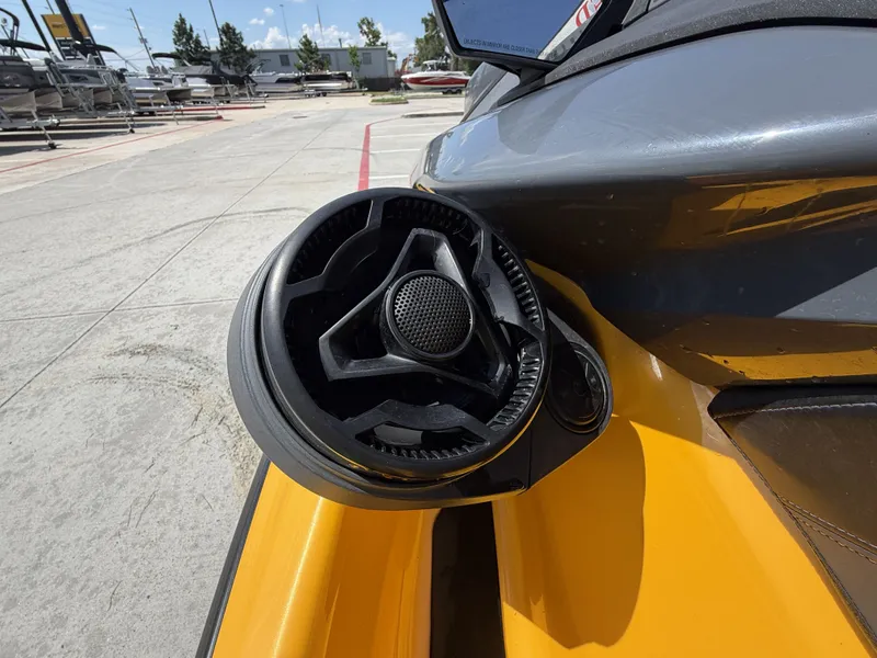 Slide: The Image of Sea-Doo RXP-X 300 2021 - 8