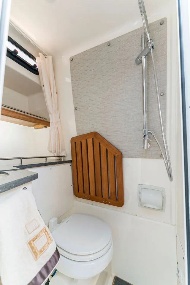 Slide: The Image of Boston Whaler 170 Dauntless 2019 - 14