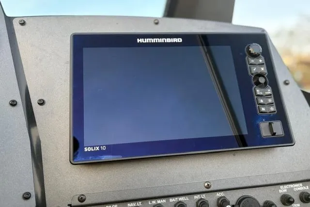 Slide: The Image of Humminbird Solix 10 display on 2023 Vexus ADX 190 boat dashboard. - 35