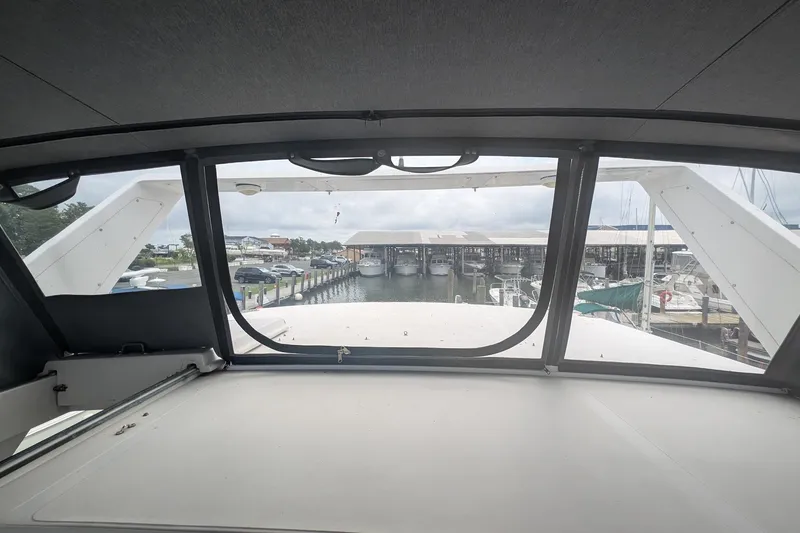 Slide: The Image of 1989 President 37 Double Cabin yacht flybridge aft view. - 23
