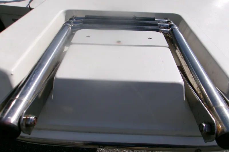 Slide: The Image of Stingray 182 SC 2018 boat ladder with stainless steel rails. - 4