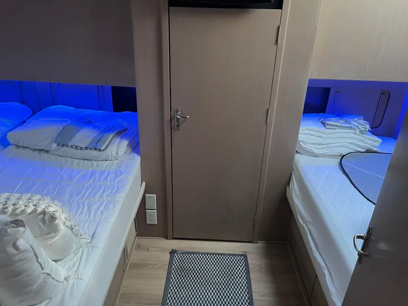 Slide: The Image of Hatteras 74 Cockpit Motor Yacht 1995 - 13