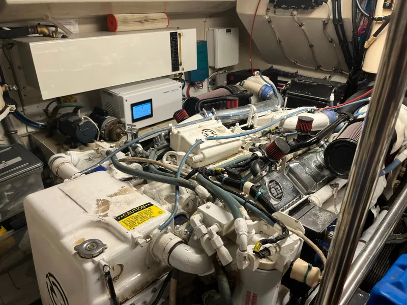 Slide: The Image of Hatteras 74 Cockpit Motor Yacht 1995 - 19