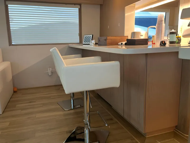 Slide: The Image of Hatteras 74 Cockpit Motor Yacht 1995 - 25