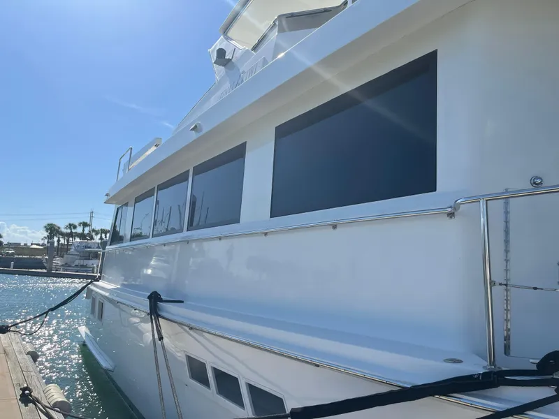 Slide: The Image of Hatteras 74 Cockpit Motor Yacht 1995 - 3