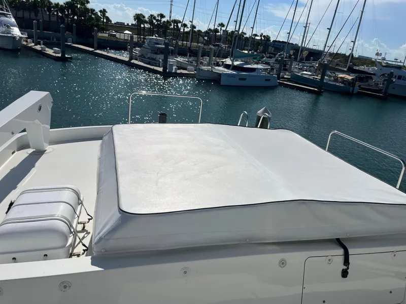 Slide: The Image of Hatteras 74 Cockpit Motor Yacht 1995 - 4