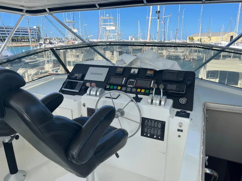 Slide: The Image of Hatteras 74 Cockpit Motor Yacht 1995 - 5