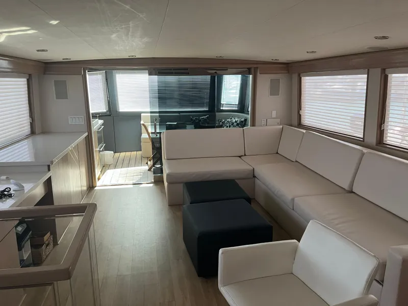 Slide: The Image of Hatteras 74 Cockpit Motor Yacht 1995 - 7