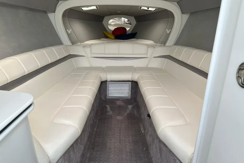 Slide: The Image of Interior of 2003 Formula 353 FASTech boat with white leather seating. - 20