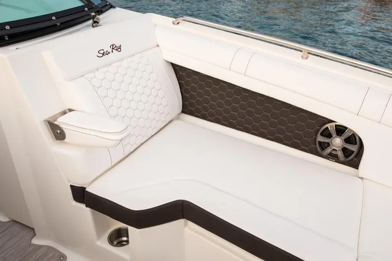 Slide: The Image of 2023-Sea-Ray-SDX-270-Outboard-MarineMax - 10