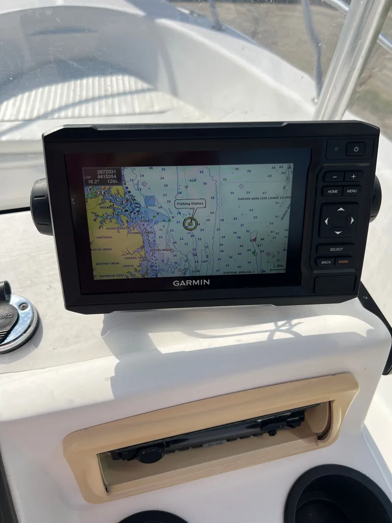Slide: The Image of Garmin GPS on Boston Whaler 160 Dauntless 2004 boat. - 13