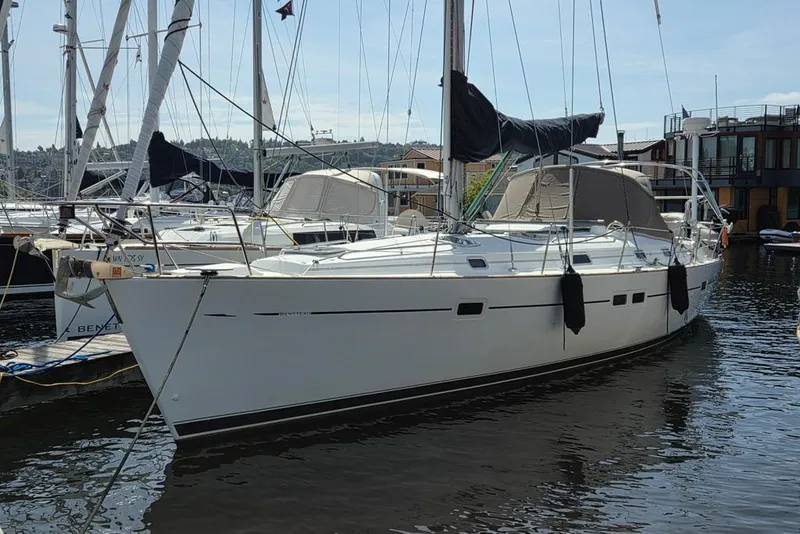 Slide: The Image of 2000 Beneteau Oceanis 411 sailboat docked at Signature - 22