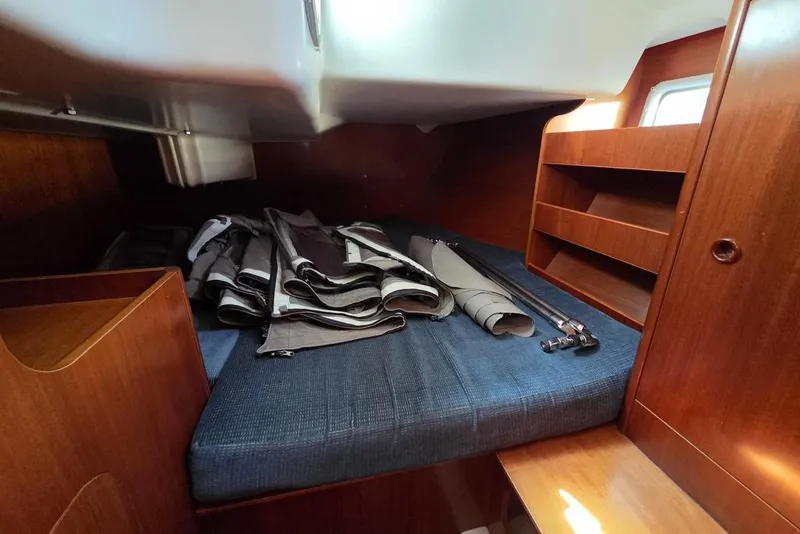 Slide: The Image of Spacious aft berth - 5