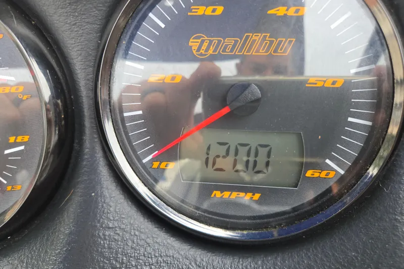 Slide: The Image of Speedometer of 2004 Malibu Wakesetter 23 LSV showing 1200 RPM. - 66