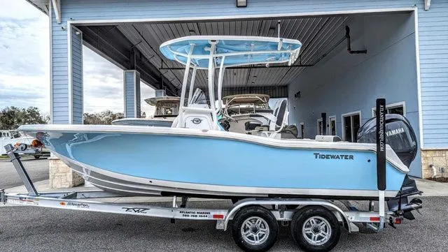 Slide: The Image of Tidewater 210 CC Adventure 2024 - 3