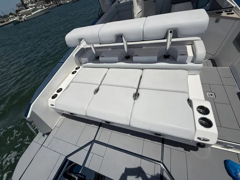 Slide: The Image of Aviara AV32 OB 2021 - 10