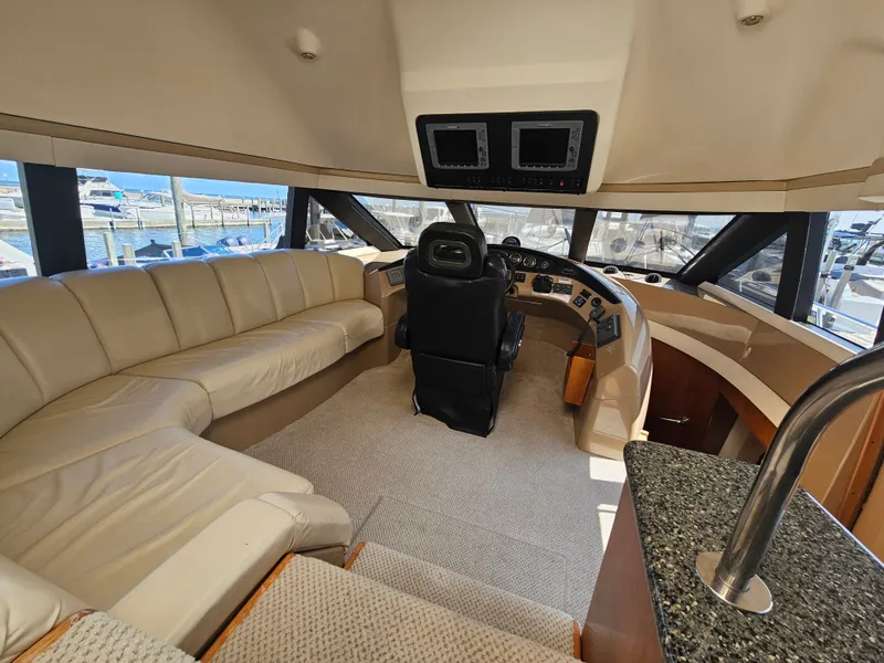 Slide: The Image of Interior of 1999 Carver 530 Voyager Pilothouse yacht. - 21