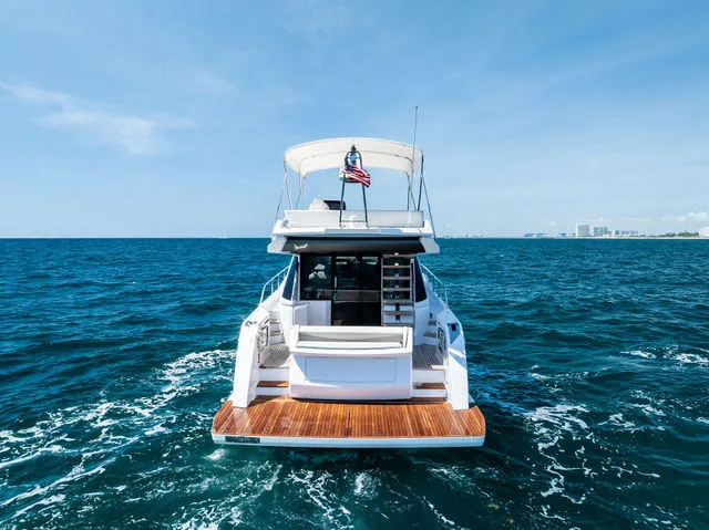 Slide: The Image of Ferretti 500 2022 - 61