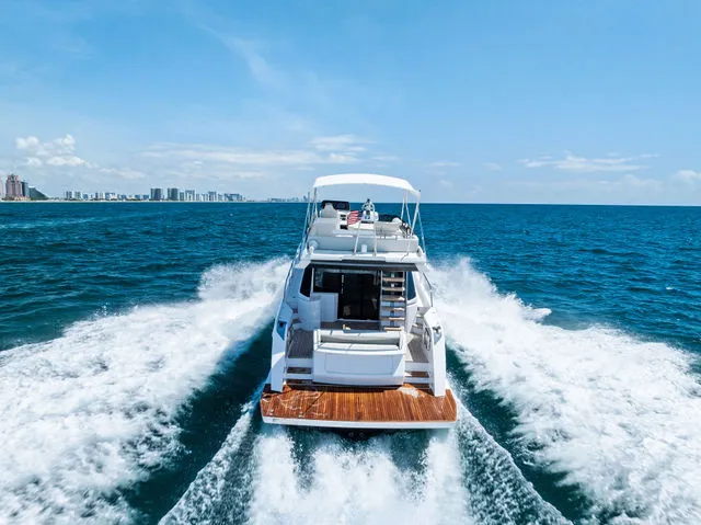 Slide: The Image of Ferretti 500 2022 - 70