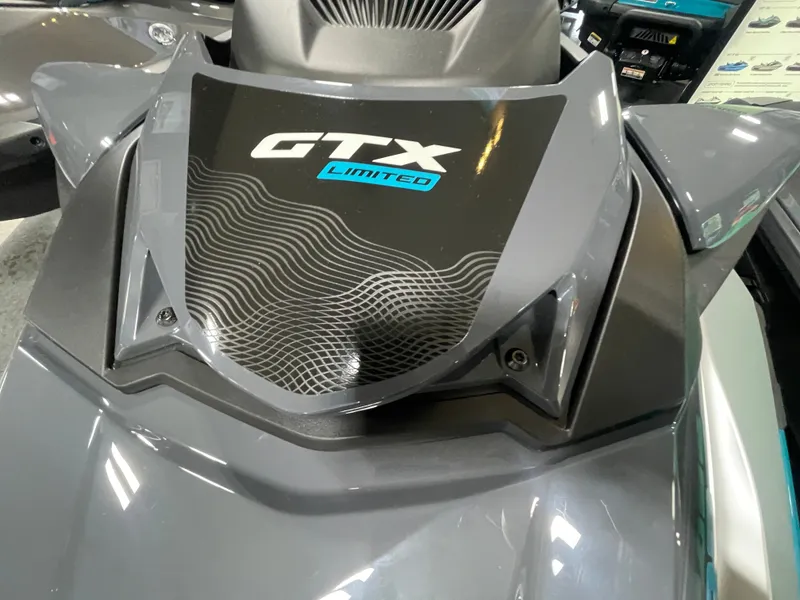 Slide: The Image of Sea-Doo GTX Limited 325 2026 - 9