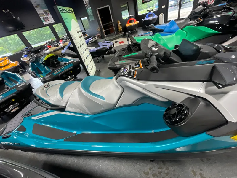Slide: The Image of Sea-Doo GTX Limited 325 2026 - 13