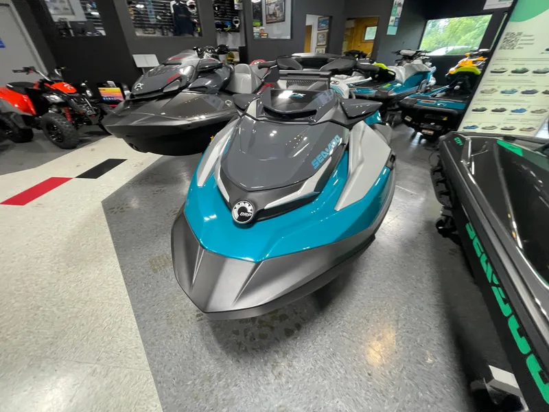 Slide: The Image of Sea-Doo GTX Limited 325 2026 - 10