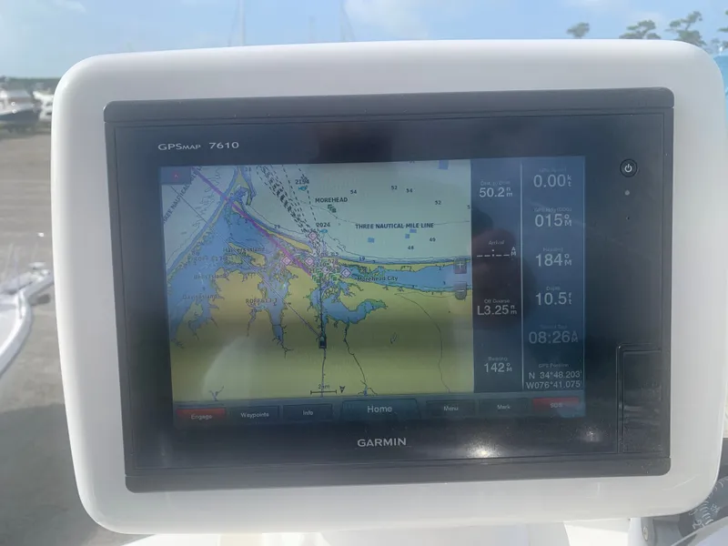 Slide: The Image of Garmin GPS map on Carolina Classic Express 2003 boat. - 18