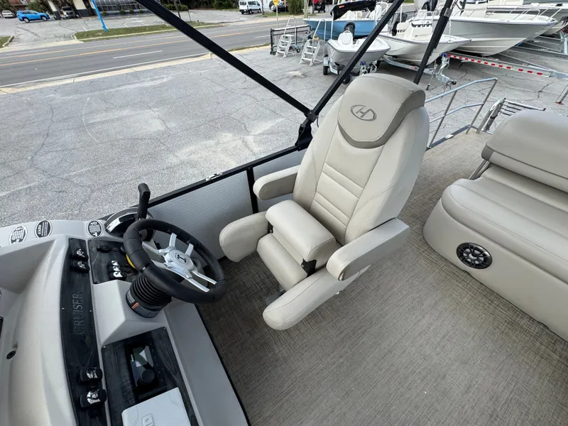 Slide: The Image of Harris Cruiser 230 2020 - 11