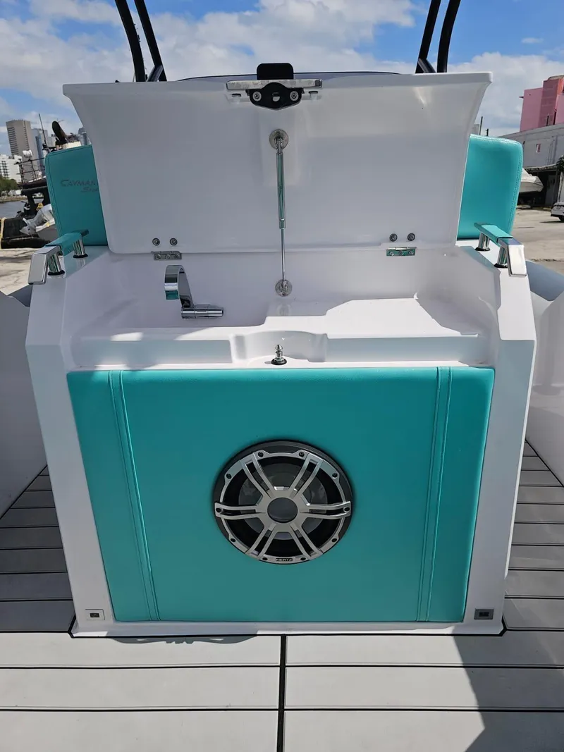 Slide: The Image of 2025 Ranieri CAYMAN 27.0 SPORT TOURING boat sink and speaker system. - 28