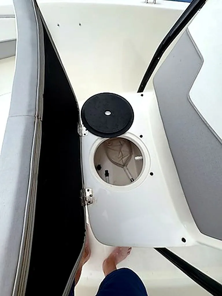 Slide: The Image of 2024 Caravelle Key Largo 1800 CC boat interior view. - 7