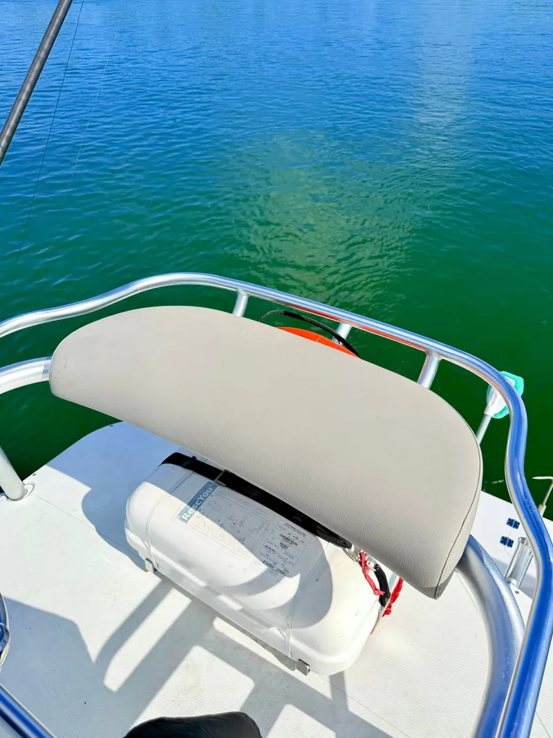 Slide: The Image of Bench seat on a 1973 Custom Carolina 27 National boat. - 46