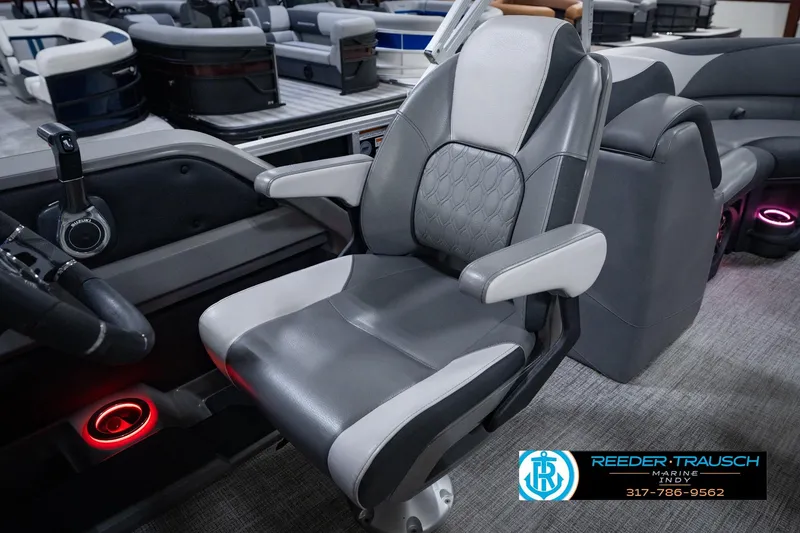 Slide: The Image of Captain's chair in 2025 Avalon 2385 LSZ ENT pontoon boat, featuring modern design and comfort. - 32