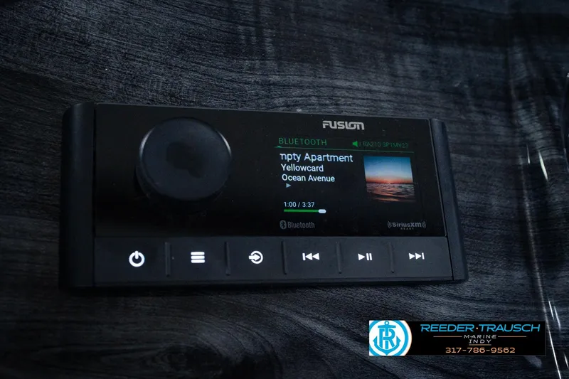 Slide: The Image of Fusion marine stereo system on Avalon 2385 LSZ ENT 2025, displaying music track details. - 38