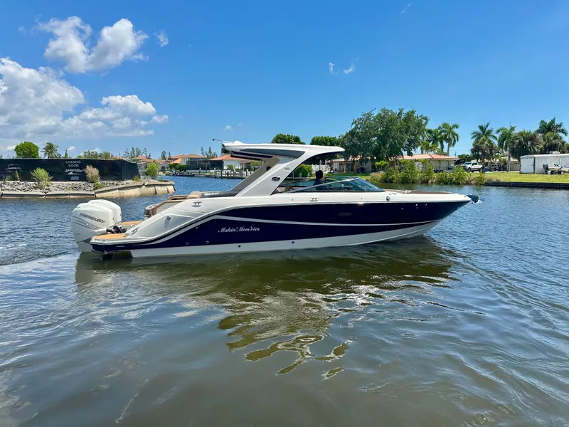Slide: The Image of Sea Ray SLX 310 Outboard 2018 - 1
