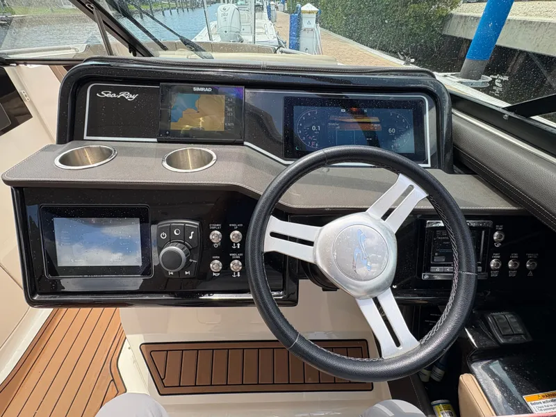 Slide: The Image of Sea Ray SLX 310 Outboard 2018 - 19
