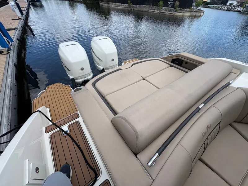 Slide: The Image of Sea Ray SLX 310 Outboard 2018 - 7