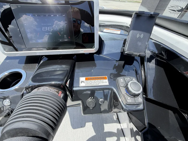 Slide: The Image of Yamaha AR250 2024 boat console with touchscreen and controls. - 25
