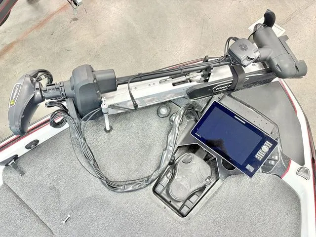 Slide: The Image of Skeeter FXR20 Apex 2026 with Minn Kota trolling motor and electronics. - 6