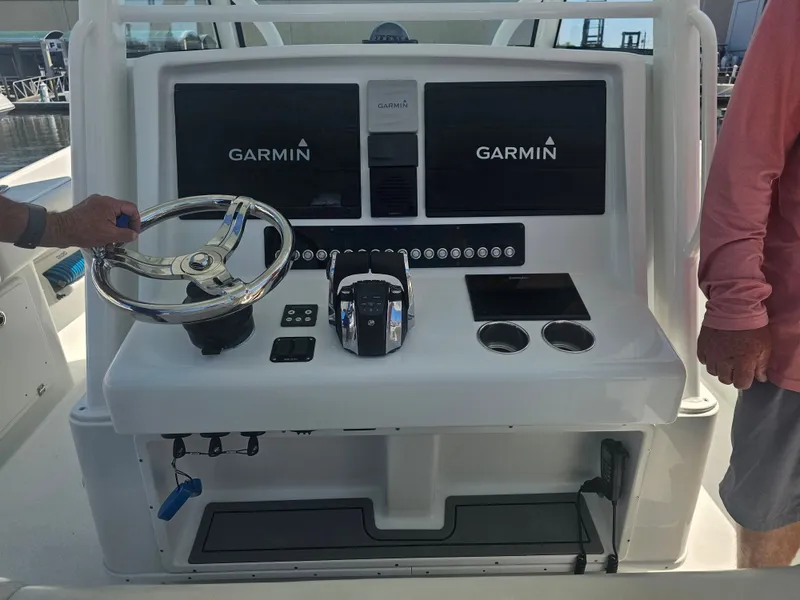Slide: The Image of 2017 Yellowfin 39 Offshore helm with Garmin technology. - 4
