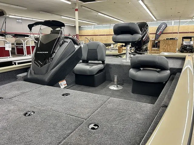 Slide: The Image of 2026 Tracker Pro Team 175 Crappie Edition boat in showroom. - 7