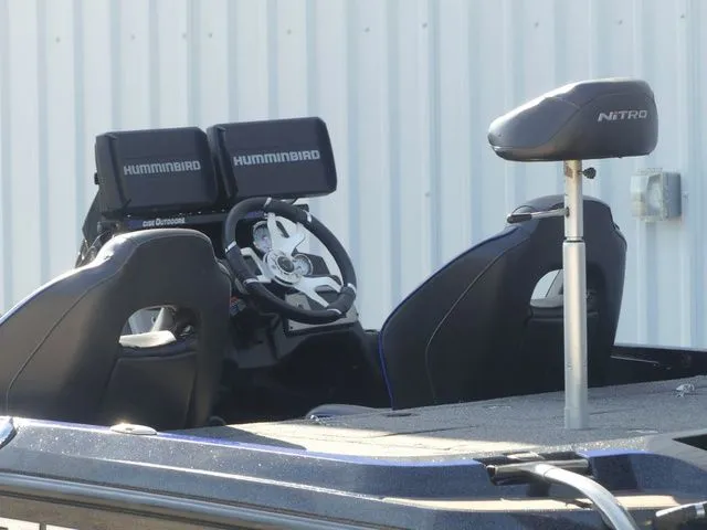 Slide: The Image of 2022 Nitro Z21 Pro boat with Humminbird electronics. - 16