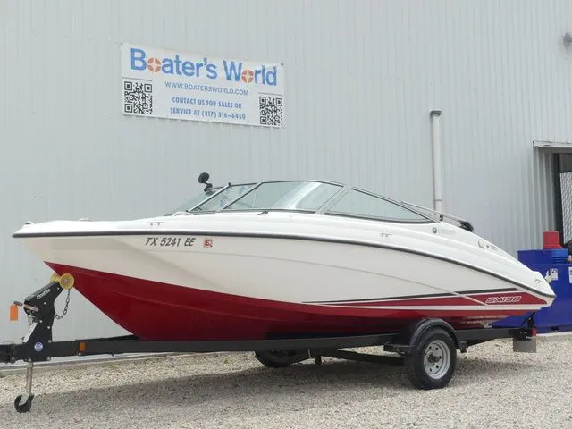 The Image of 2018 Yamaha SX190 boat on trailer at Boater's World. - 1