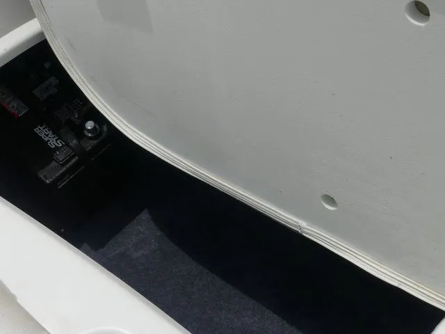 Slide: The Image of Battery compartment of 2018 Yamaha SX190 boat. - 40