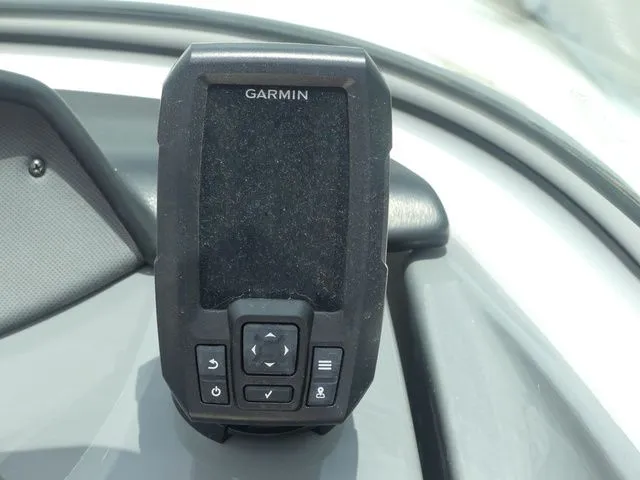Slide: The Image of Garmin device on 2018 Yamaha SX190 boat. - 48
