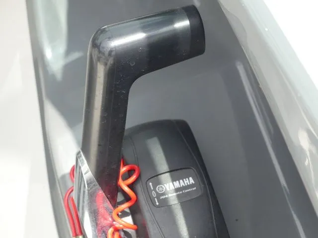 Slide: The Image of Close-up of Yamaha SX190 throttle lever, 2018 model. - 49