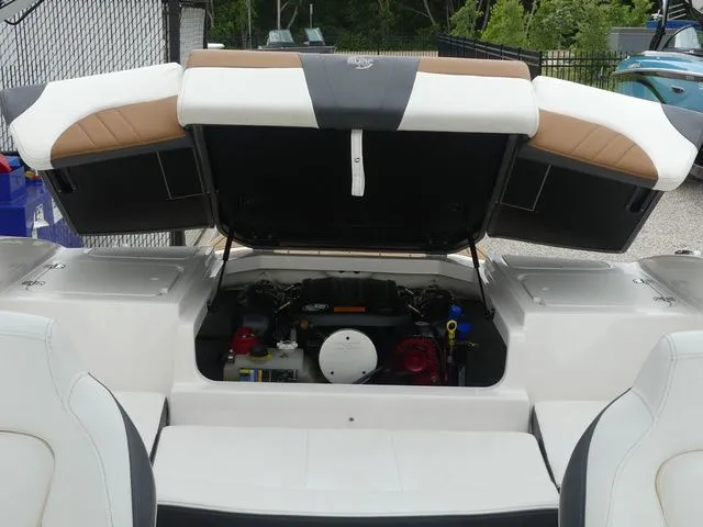 Slide: The Image of Chaparral 21 Surf 2023 - 52