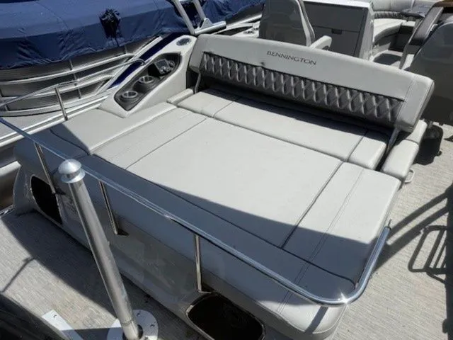 Slide: The Image of Luxurious seating on Bennington 25 RTSB pontoon boat, 2023 model. - 11